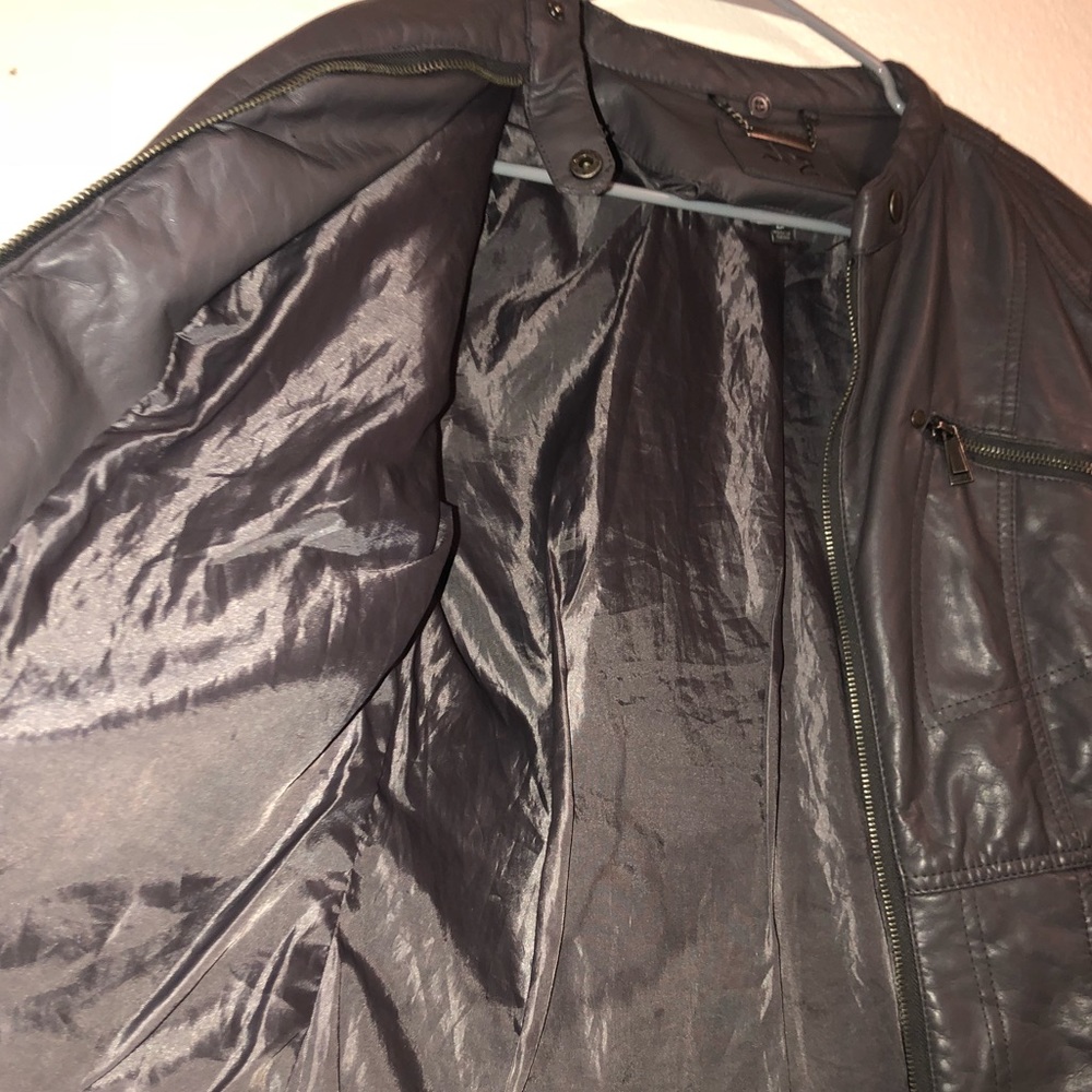 Leather jacket - Picture 5 of 6